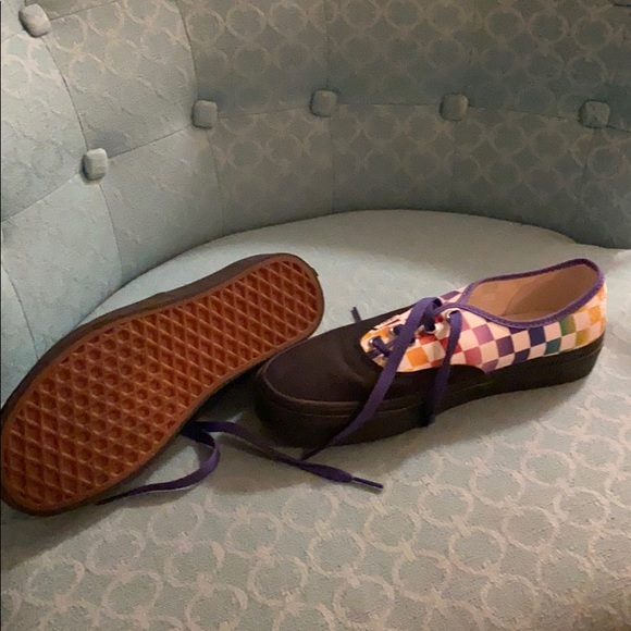 Colorful Vans - Picture 3 of 4